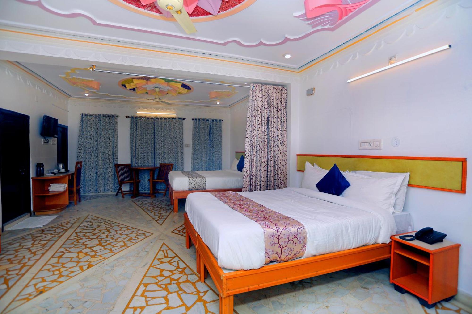 The Kesar Niwas Hotel Udaipur Exterior photo