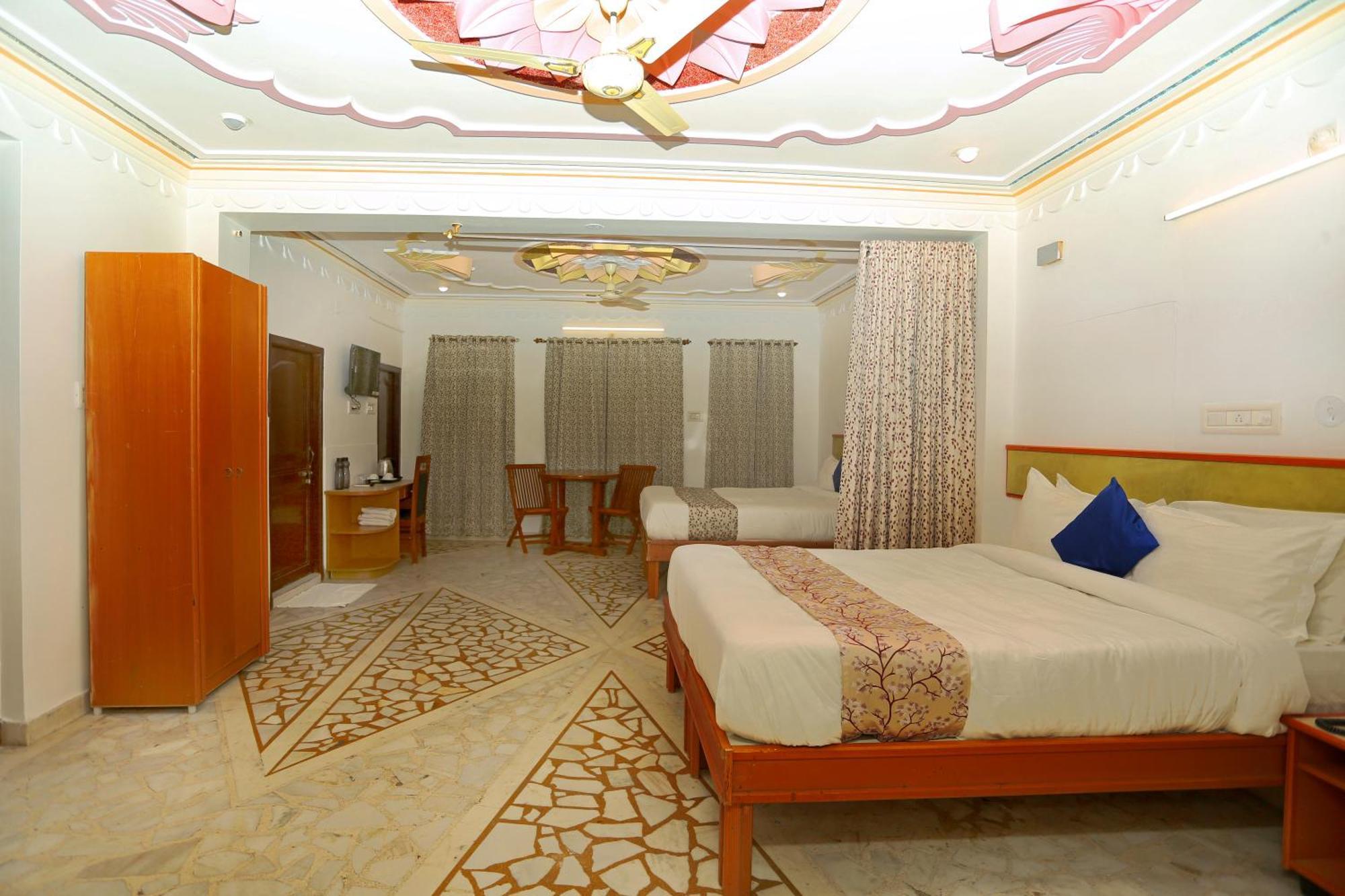 The Kesar Niwas Hotel Udaipur Exterior photo