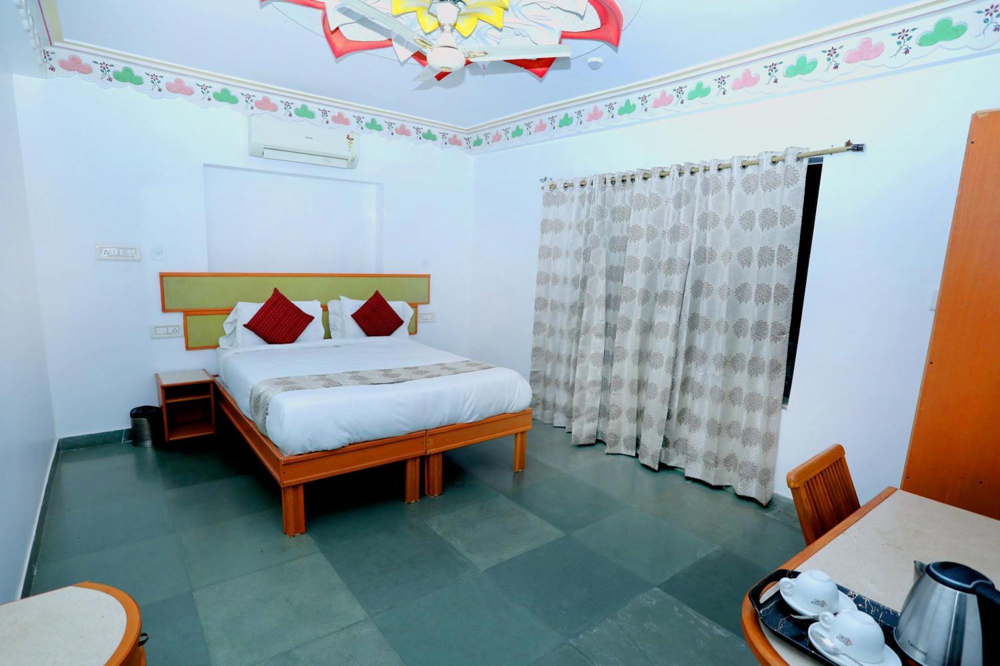 The Kesar Niwas Hotel Udaipur Exterior photo