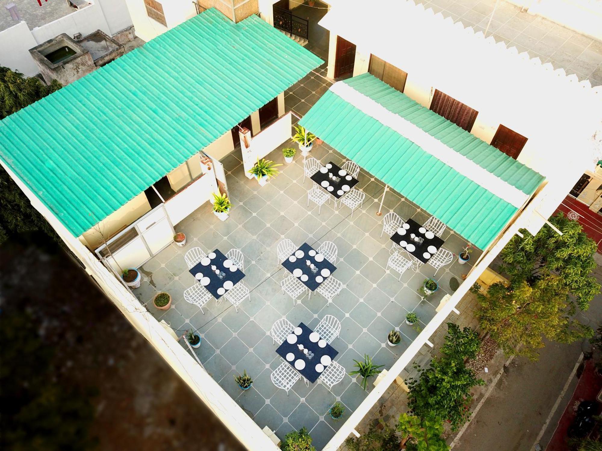 The Kesar Niwas Hotel Udaipur Exterior photo
